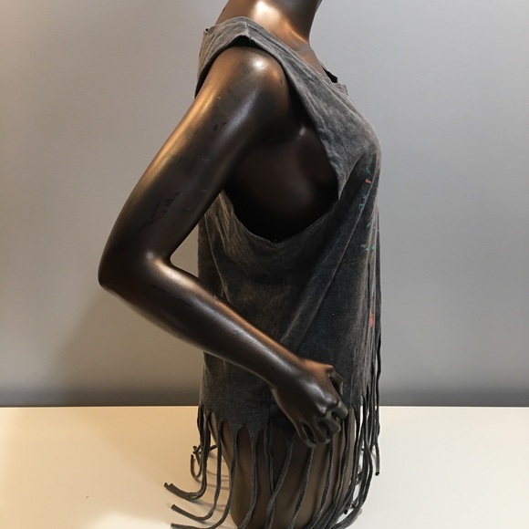 Sugar High Gray Fringed Western Tank - Picture 3 of 8
